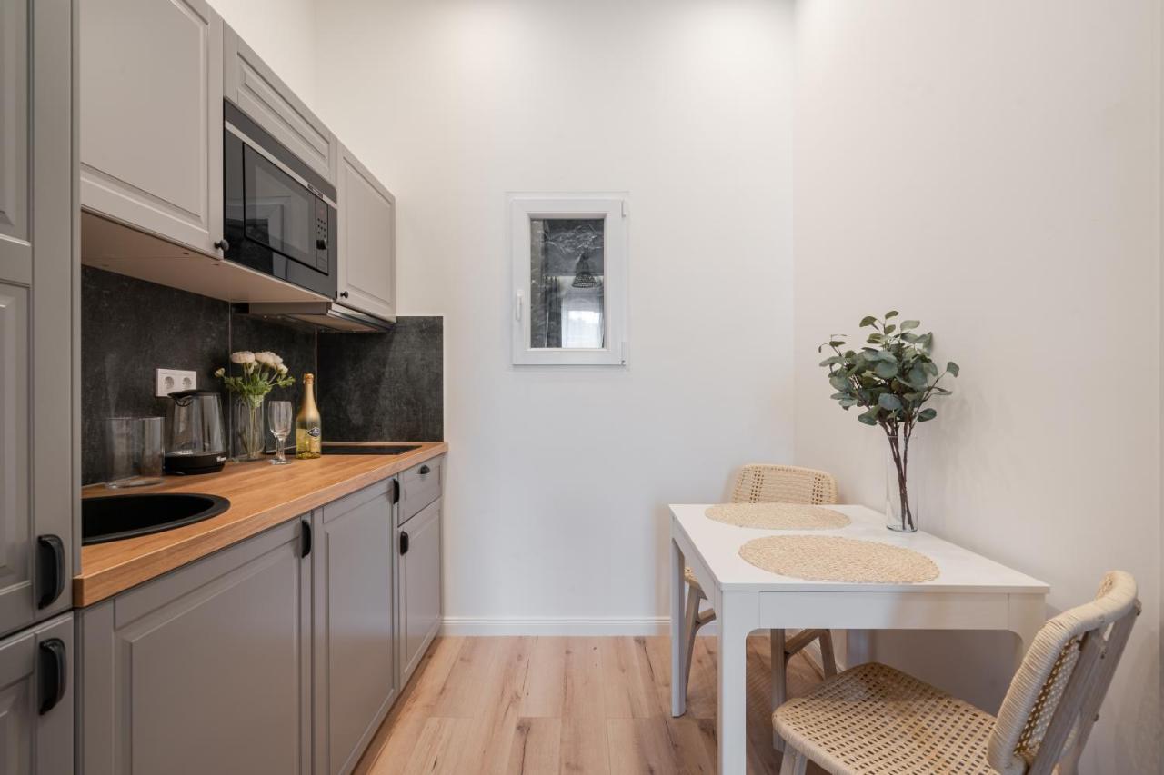 A62 - Akacfa Street Central Residence - Best Location By Bqa Будапеща Екстериор снимка