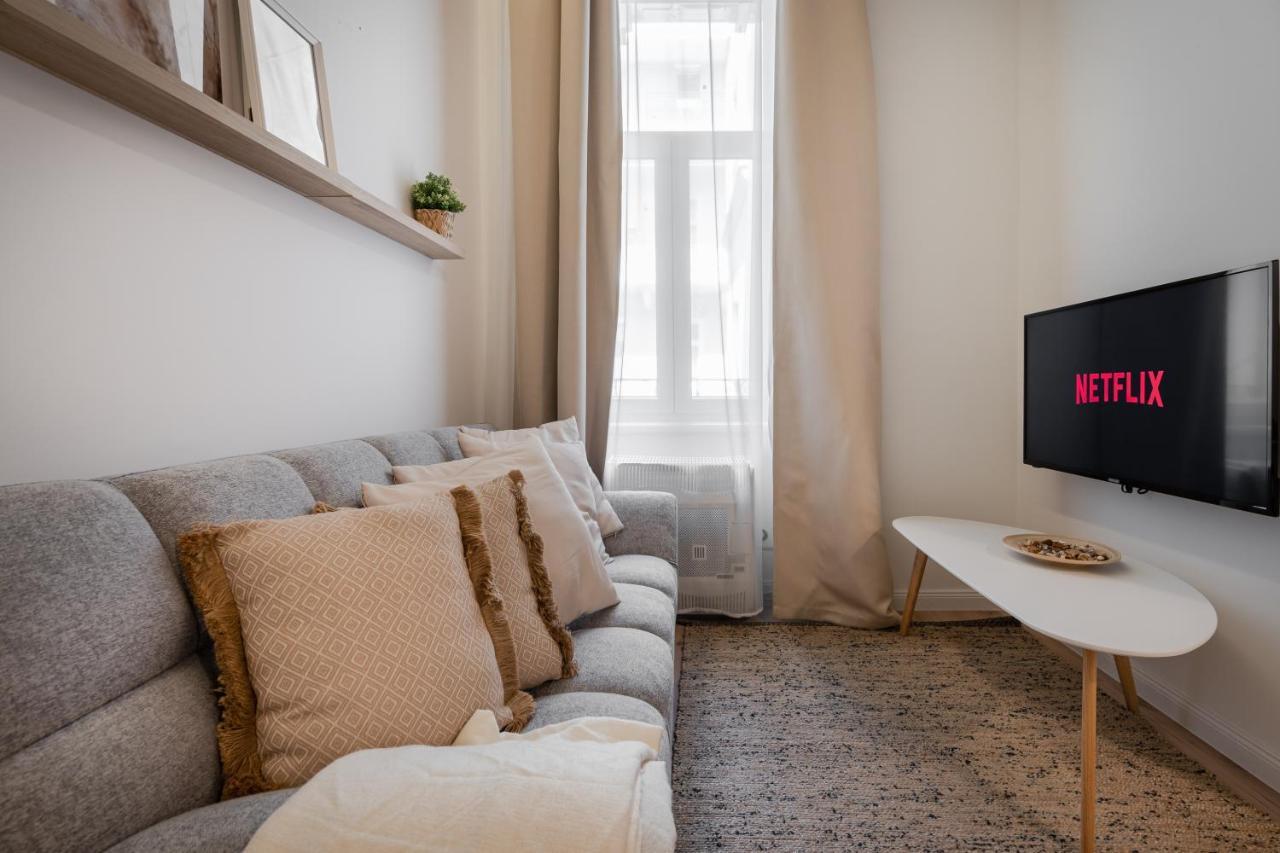 A62 - Akacfa Street Central Residence - Best Location By Bqa Будапеща Екстериор снимка