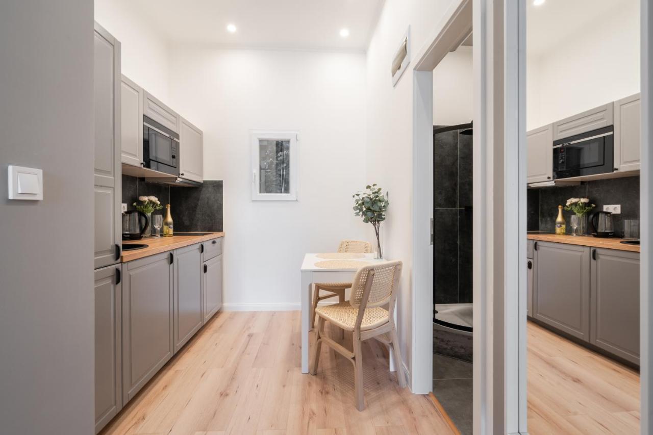 A62 - Akacfa Street Central Residence - Best Location By Bqa Будапеща Екстериор снимка