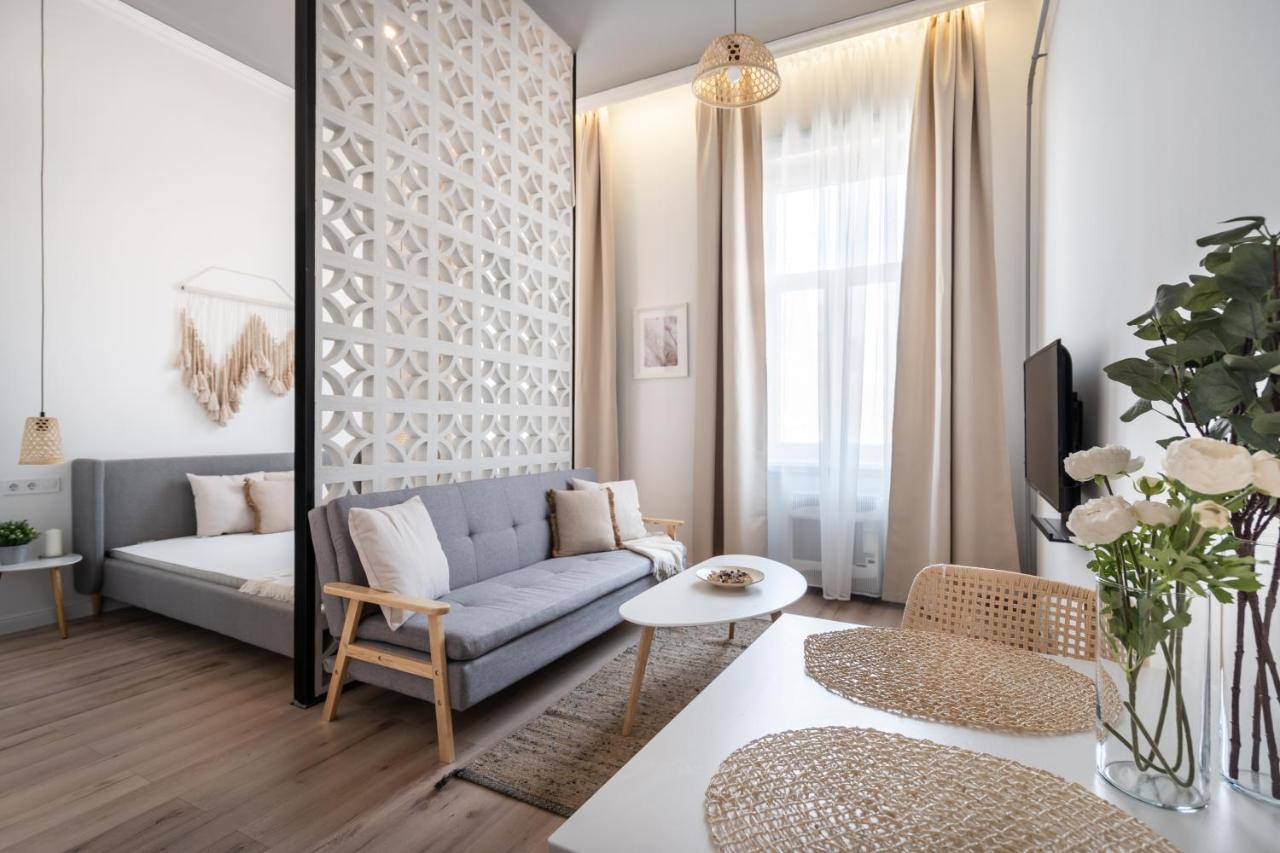 A62 - Akacfa Street Central Residence - Best Location By Bqa Будапеща Екстериор снимка