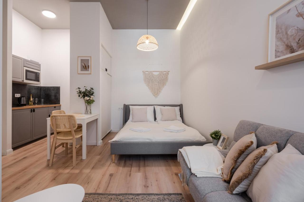 A62 - Akacfa Street Central Residence - Best Location By Bqa Будапеща Екстериор снимка